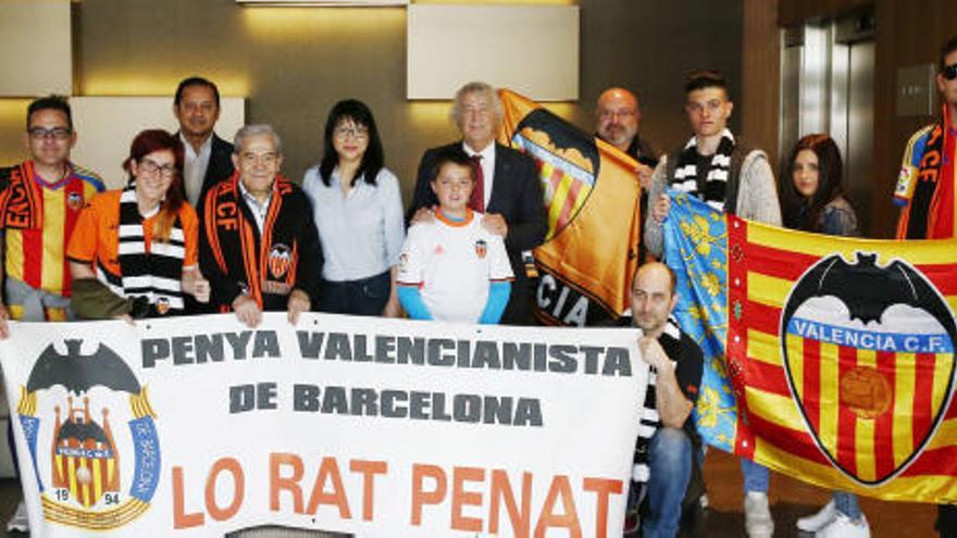 El club sí recibe a la peña de Barcelona como merece