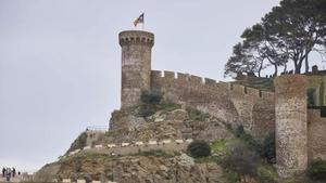 Una imatge darxiu de la muralla de Tossa