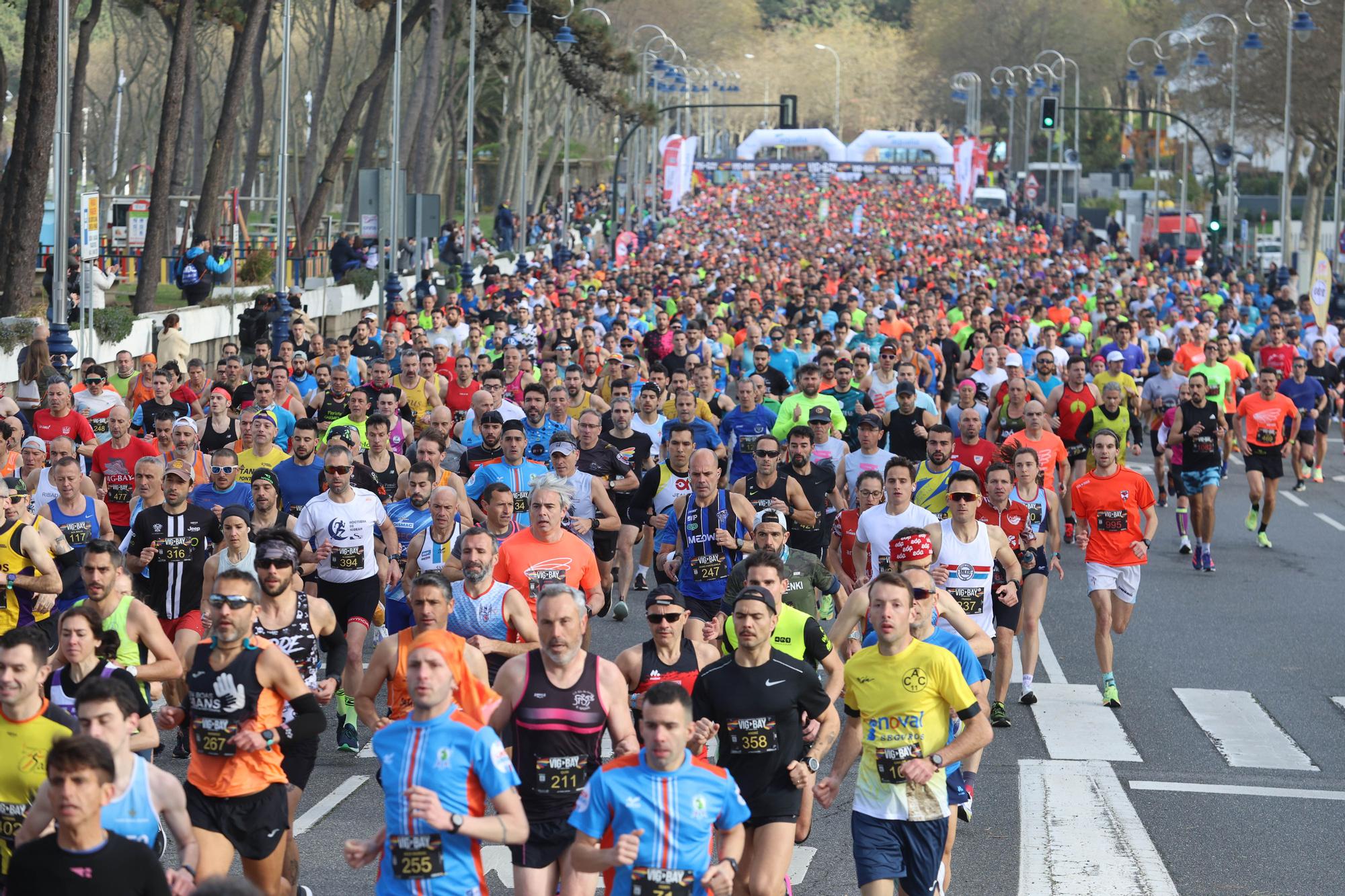 Vig-Bay: 4.000 pares de zapatillas camino de Baiona