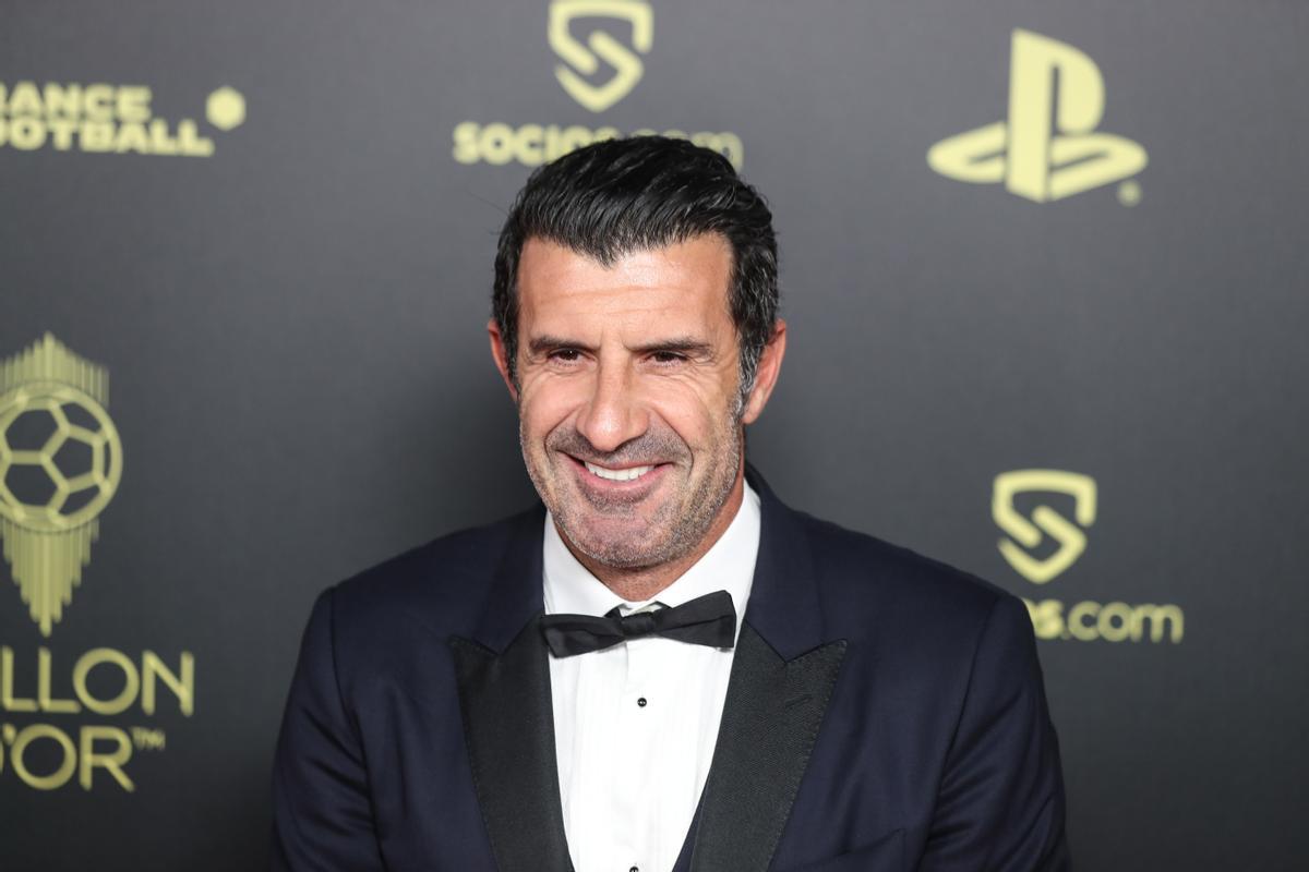 Paris (France), 17/10/2022.- Former soccer player Luis Figo arrives for the Ballon d’Or ceremony in Paris, France, 17 October 2022. For the first time the Ballon d’Or, presented by the magazine France Football, will be awarded to the best players of the 2021-22 season instead of the calendar year. (Francia) EFE/EPA/Mohammed Badra