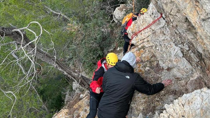 Rescatada una pareja que quedó atrapada en un barranco en Alcúdia