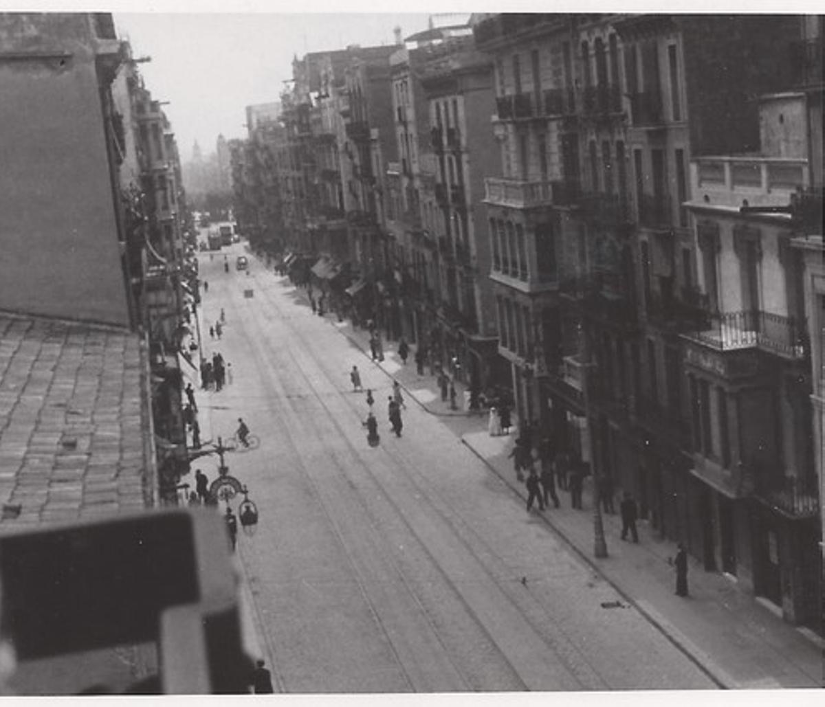 Gran de Gràcia a l’altura del carrer de Montseny, l’any 1944.