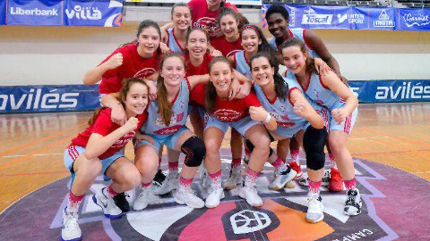 Las jugadoras del Celta Zorka, tras el pase a cuartos. // FDV