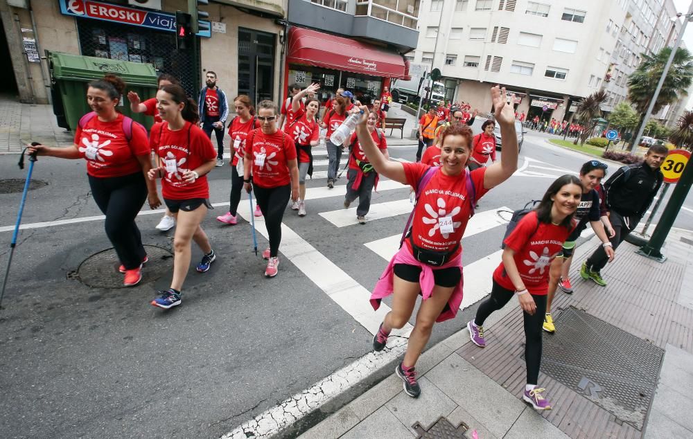 Alrededor de 650 personas participaron hoy en la VII Marcha Solidaria contra la leucemia con un trayecto de 32 km. entre Vigo y la ciudad del Lérez