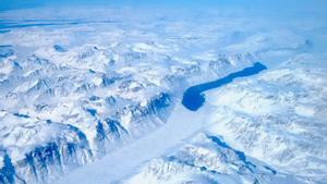 Vista aérea de un glaciar en Groenlandia