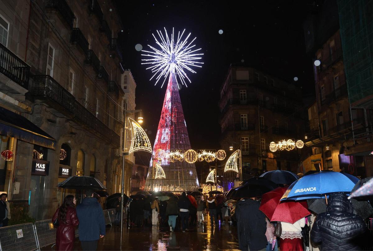 Vigo enciende la Navidad más grande de su historia ante miles de personas