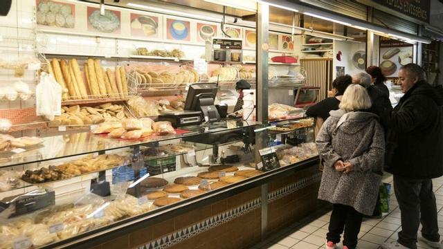 Panadería y pastelería en el Mercat Nou de Ibiza. | VICENT MARÍ