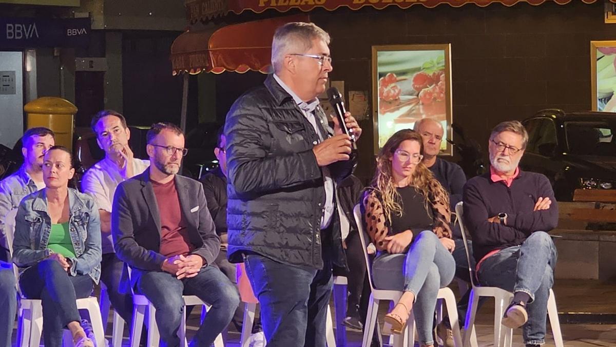 El candidato del Partido Popular a la Alcaldía de San Bartolomé de Tirajana, Marco Aurelio Pérez, en el encuentro que tuvo en El Tablero.