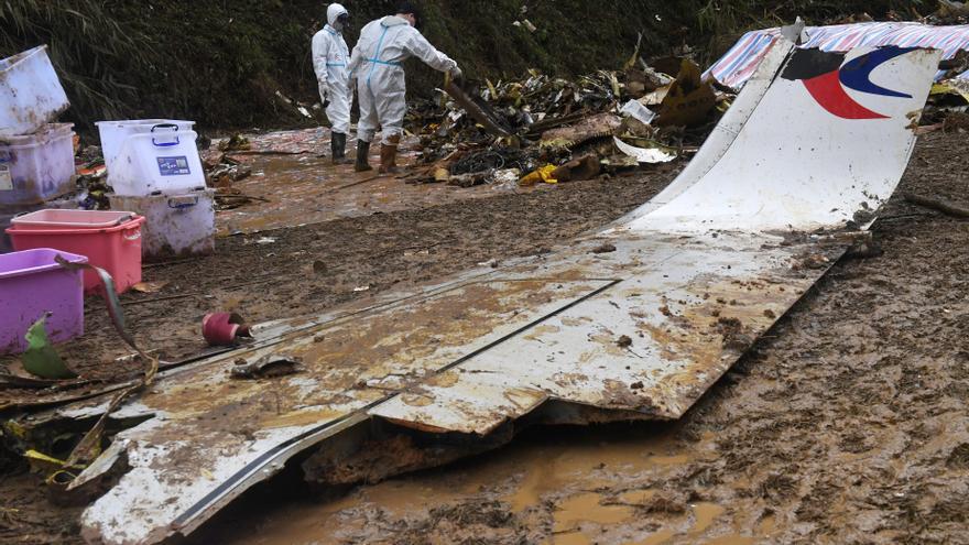 China confirma la muerte de las 132 personas que viajaban en el avión siniestrado el lunes