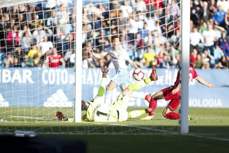 El Real Zaragoza pierde en casa contra el Depor