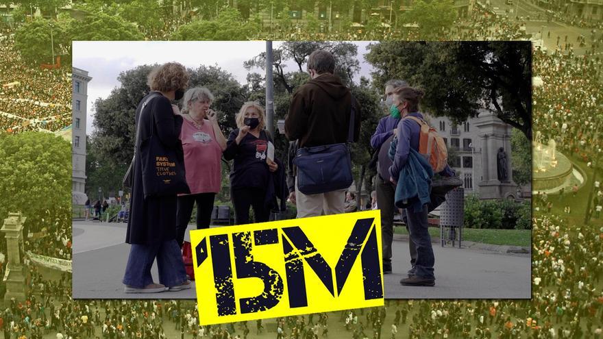 Seis activistas del 15-M regresan a la plaza de Catalunya 10 años después de la acampada