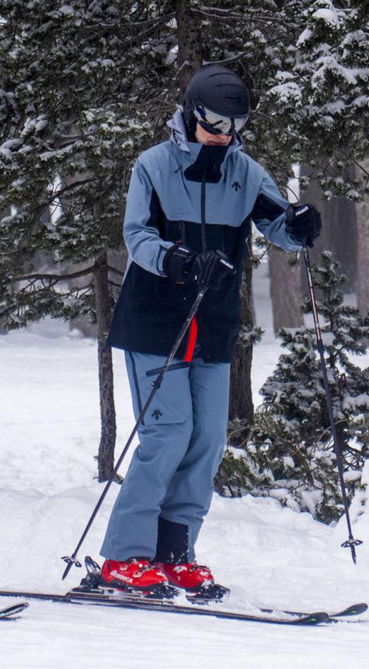 Felipe VI esquía por primera vez en el Pirineo turolense | EFE