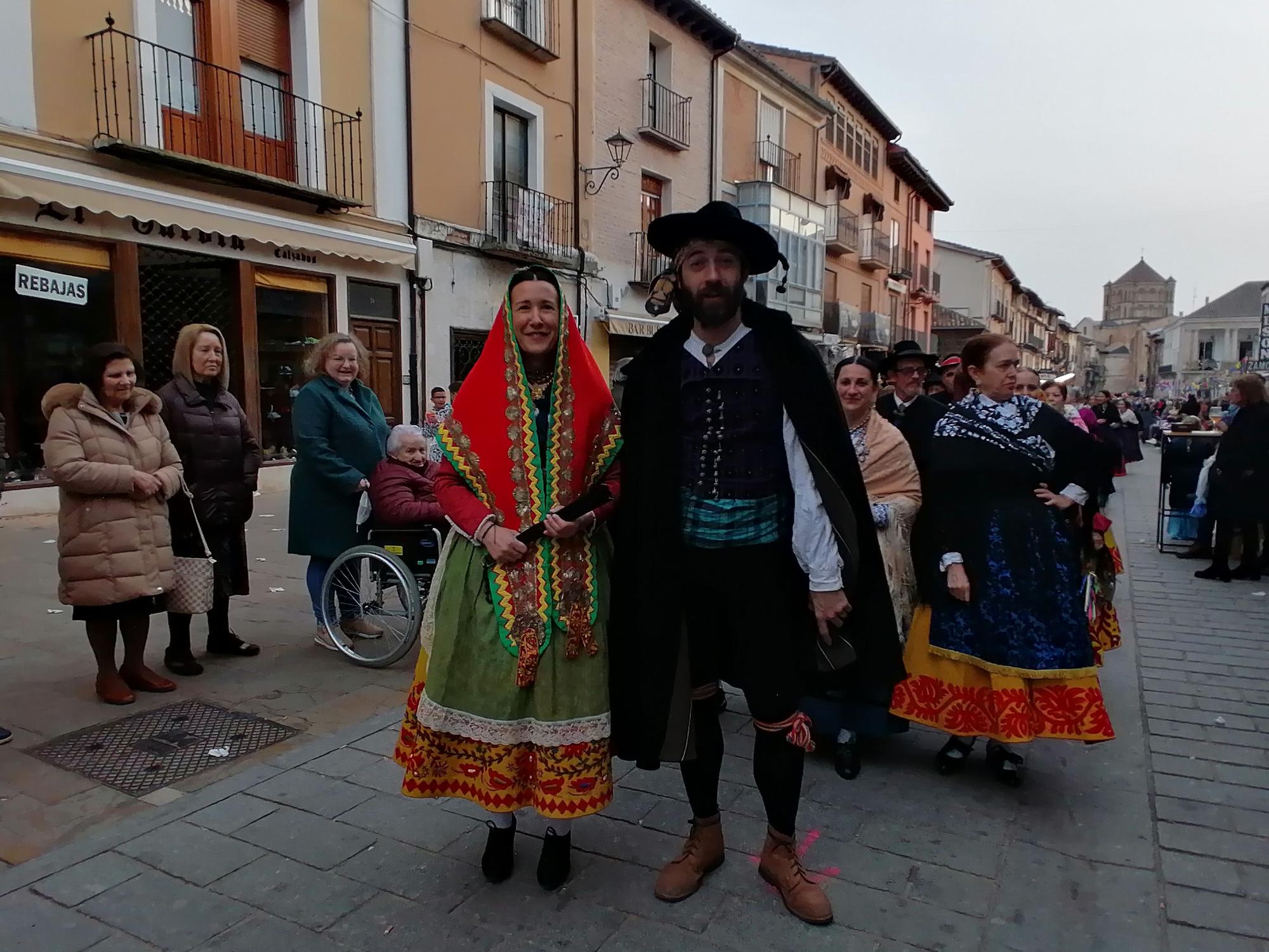 Toro se compromete con el Carnaval en la boda tradicional