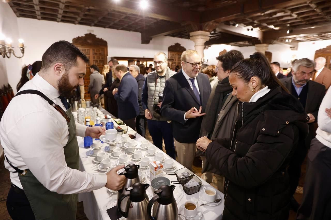 La Diputación ofrece el tradicional desayuno navideño a los medios