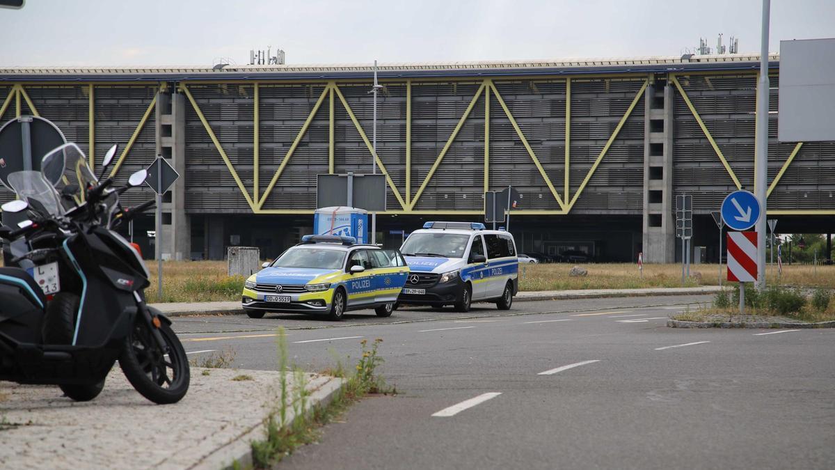Einsatz am Flughafen Leipzig: Auch eine Mallorca-Maschine war betroffen.