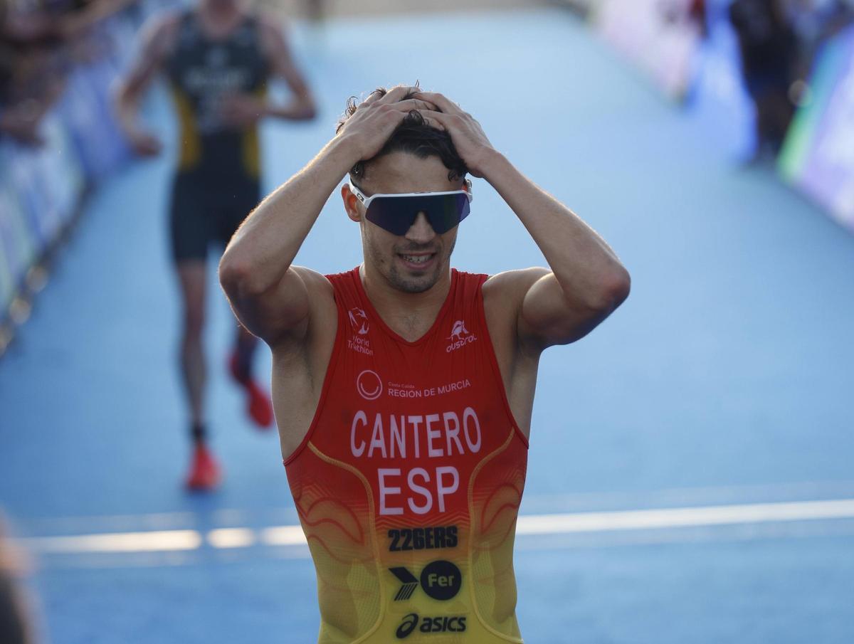 David Cantero, tras cruzar la línea de meta