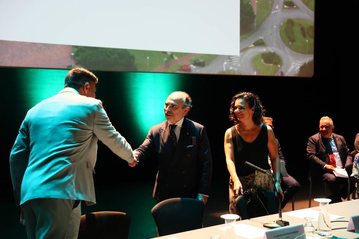 La Escuela de Ingeniería entrega sus diplomas a 243 estudiantes La Escuela de Ingeniería entrega sus diplomas a 243 estudiantes