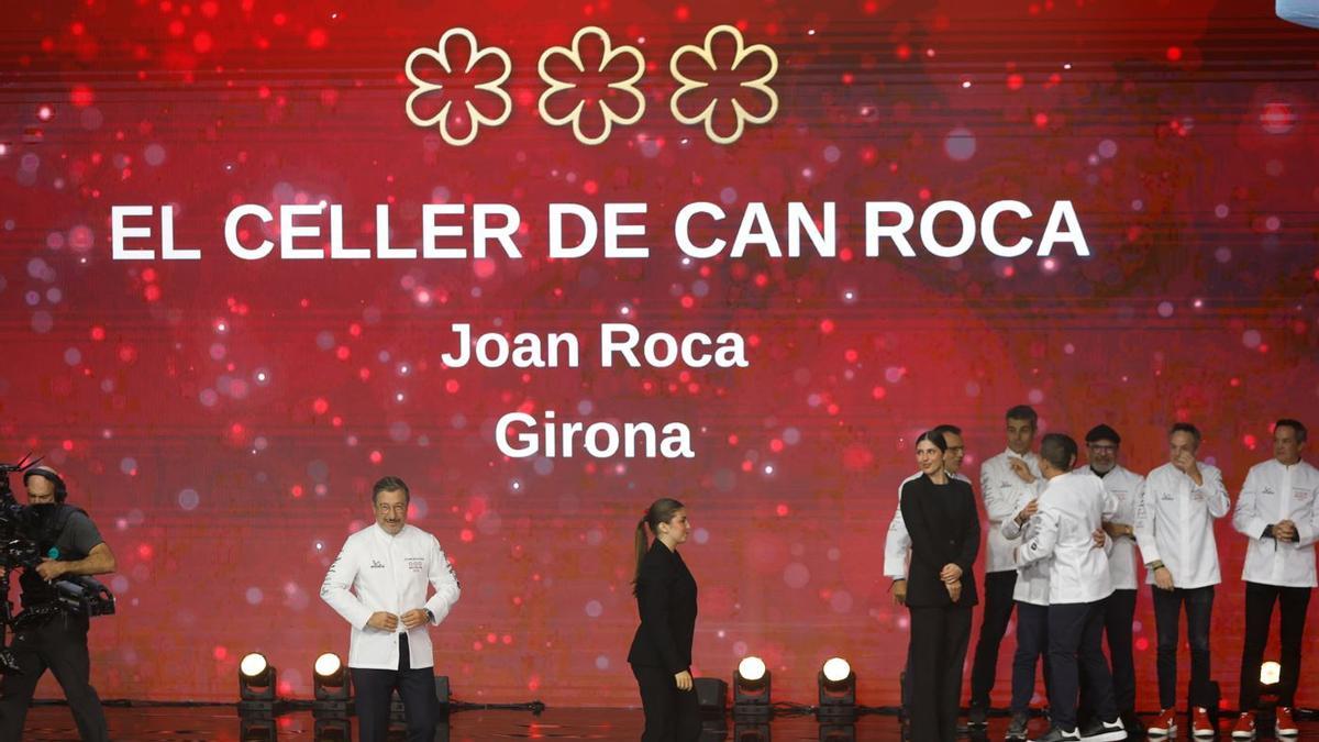 Joan Roca a l'escenari de l'auditori de Màlaga on es va presentar ahir al vespre la Guia Michelin 20206.