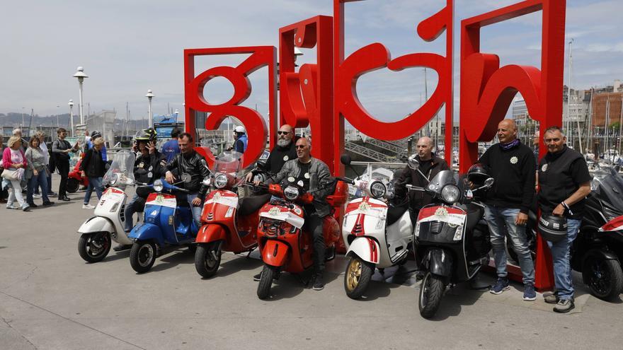 El &quot;Vespa World Days&quot; llena Gijón: la ciudad registra un 87% de ocupación turística durante su celebración