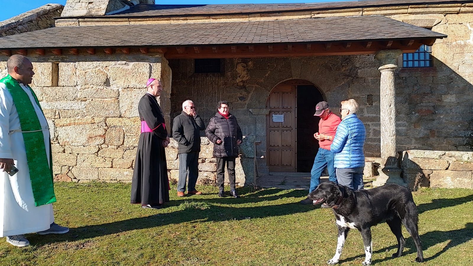 GALERÍA | El Obispo de Astorga, de ruta por Sanabria