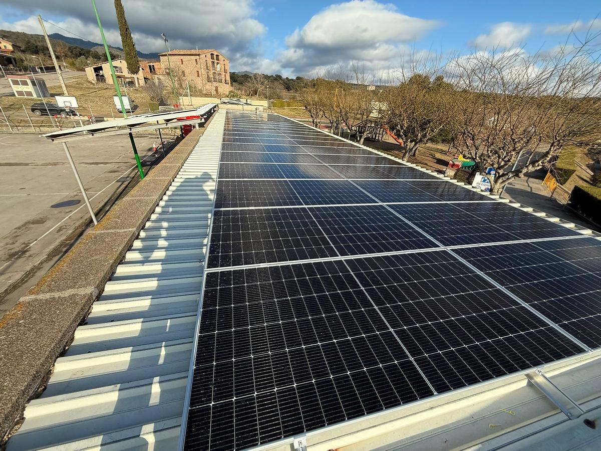 A Olvan han instal·lat plaques en diferents edificis municipals i altres espais dins el terme durant el 2025