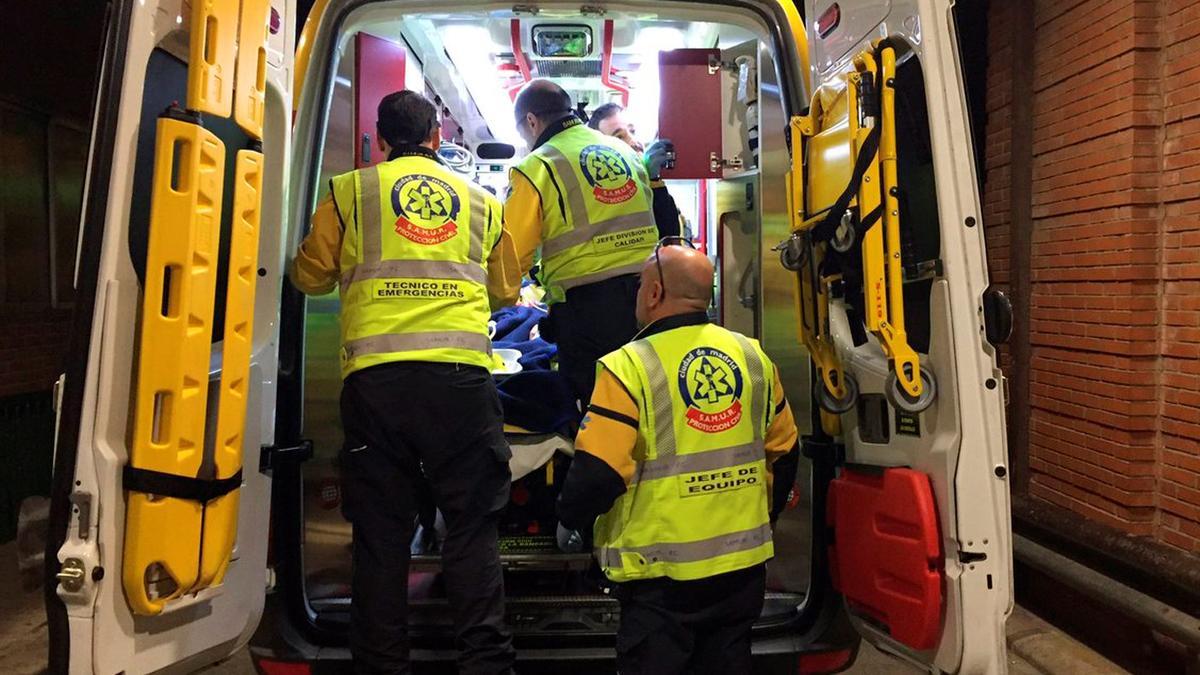 El hombre recibió un disparo por arma de fuego en el hombro izquierdo.