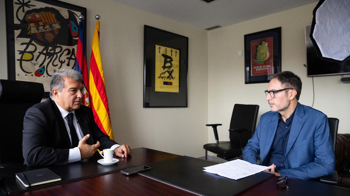 Joan Laporta y Lluís Mascaró, en el despacho del presidente azulgrana