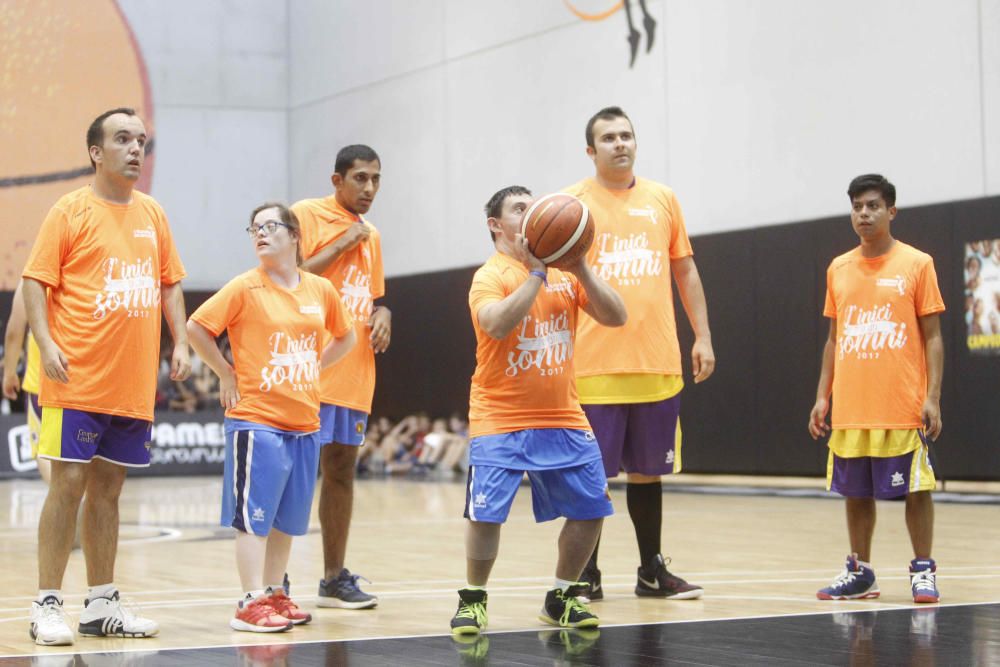 Partido entre los actores de 'Campeones' y el equipo de Burjassot que inspiró la película