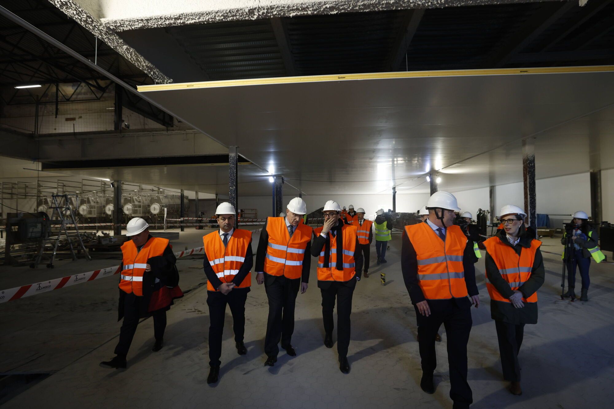 La nueva fábrica de Royal A-Ware en Salas empezará a funcionar en agosto con un centenar de trabajadores