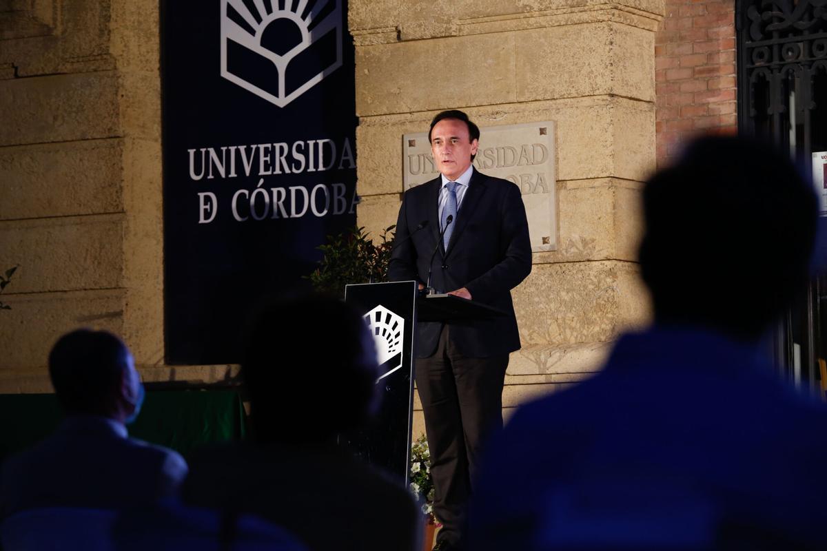 MANUEL MURILLO. Entrega de premios de EmprendeUCO 2021. En el acto estarán el rector de la Universidad de Córdoba, José Carlos Gómez Villamandos; el vicerrector de Investigación y Desarrollo Territorial, Enrique Quesada Moraga, el presidente del Consejo Social de la UCO, Francisco Muñoz Usano, el diputado delegado de Empleo de la Diputación de Córdoba, Miguel Ruz Salces. Entregarán los premios José Ignacio Jiménez Viedma, jefe del Área de Empleo de la Diputación de Córdoba; Rafael Linares Burgos, director gerente de Fundecor, Cintia Bustos, concejala de Juventud del Ayuntamiento de Córdoba; Lourdes Arroyo Rosa, coordinadora provincial del Instituto Andaluz de la Mujer; y Librado Carrasco Otero, presidente ejecutivo de Fundecor