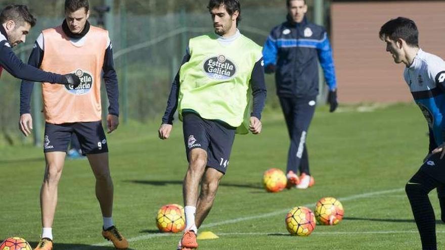 Cani, Riera, Arribas y Luis Alberto, en el entrenamiento de ayer.