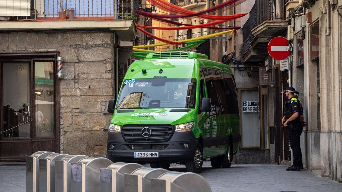 El microbús del Centre Històric de Manresa, preparat per iniciar el servei