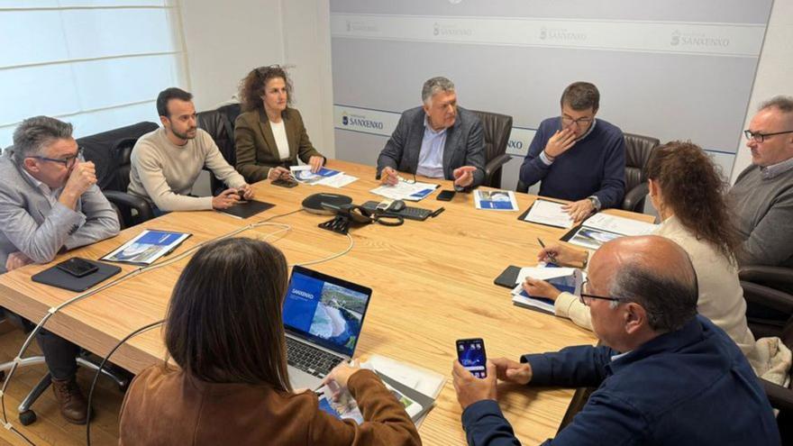 La reunión de la Mesa de Turismo. |  FdV