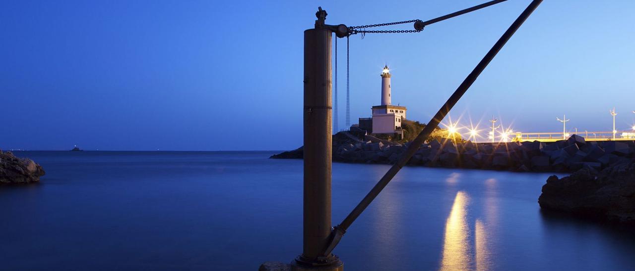 Atardecer en el faro de es Botafoc.