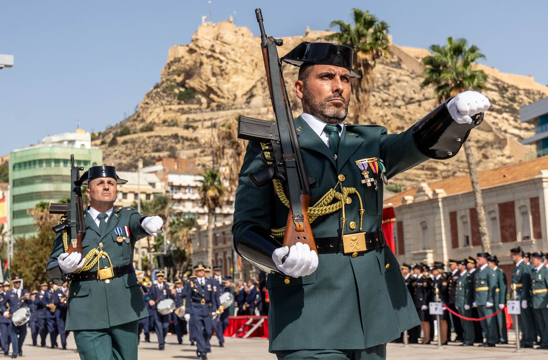 La Guardia Civil de Alicante celebra el día de la Virgen del Pilar en el Puerto