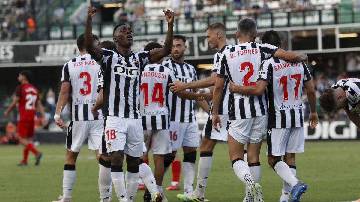 El Castellón ganó por 2-0 al Sevilla Atlético.