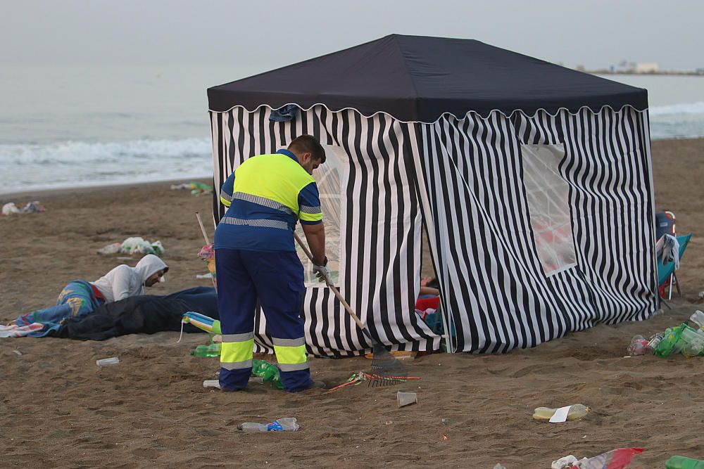 Así amanecen las playas malagueñas después de la noche de San Juan