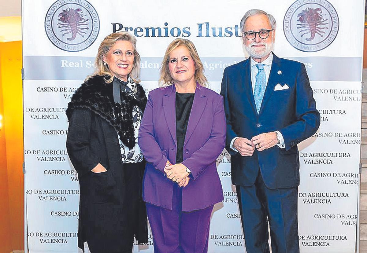 Maribel Molins, María Ángeles Ramon-Llin y José Francisco Ballester-Olmos