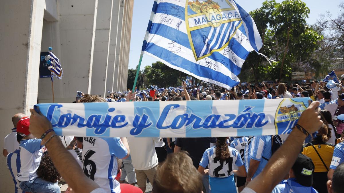 La apuesta por el nuevo Málaga CF está basada en la configuración de un bloque aún más extenso de canteranos, con "coraje y corazón" como principal ADN.