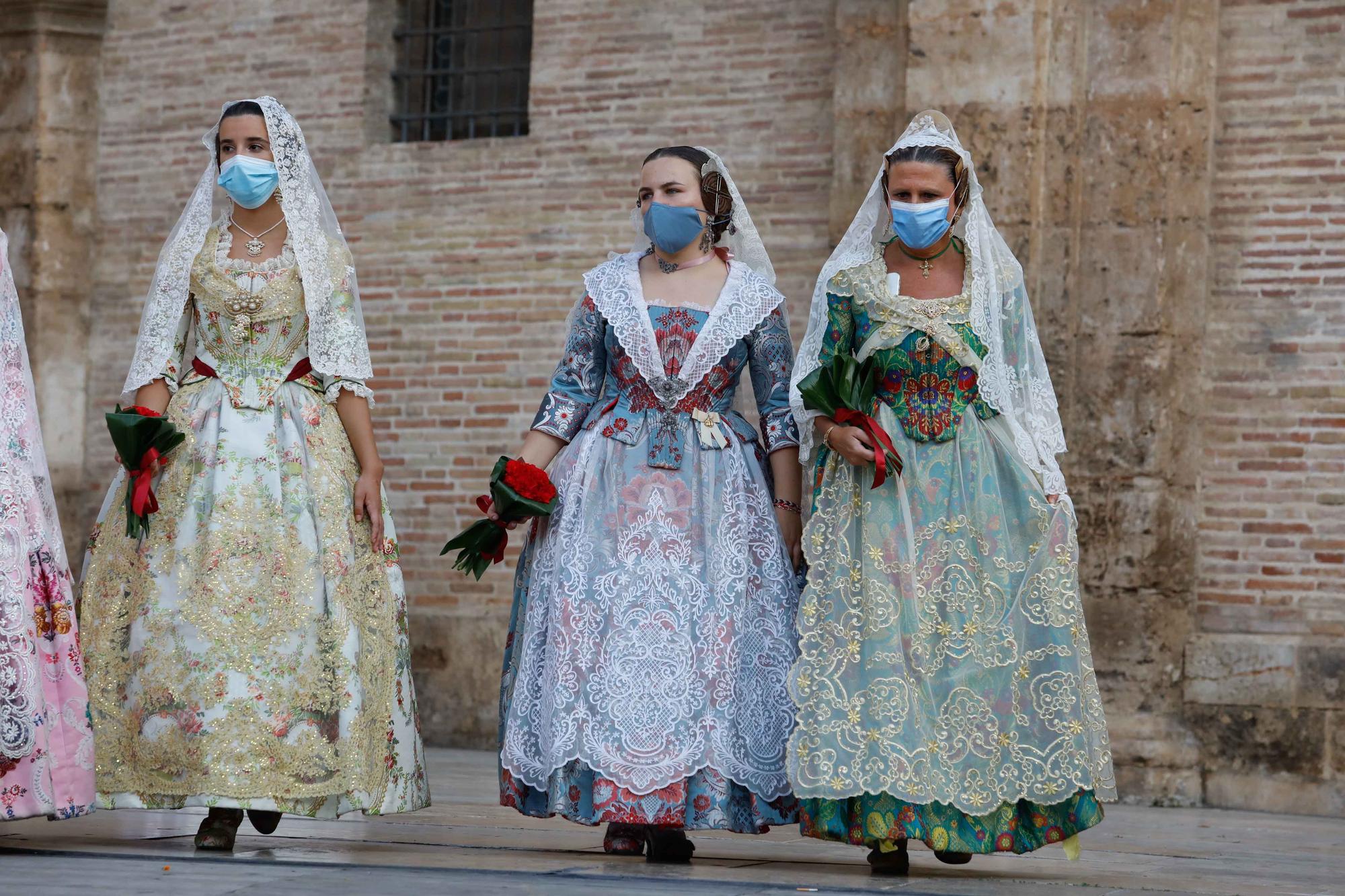 Búscate en el segundo día de Ofrenda por la calle del Mar (entre las 18.00 y las 19.00 horas).