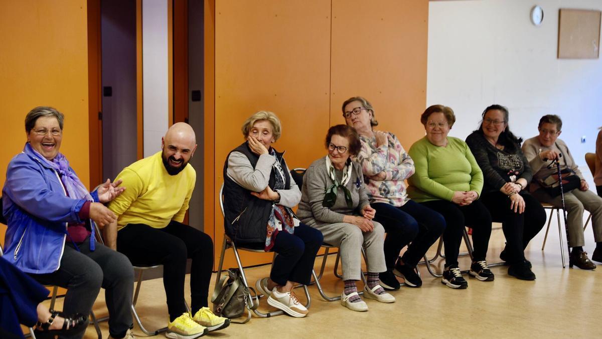 VÍDEO: Borja Roces imparte un taller para mujeres en el CMI El Llano
