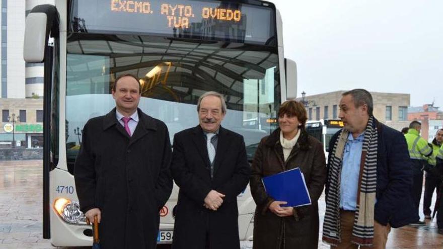 Oviedo incorpora siete autobuses articulados nuevos a su flota de transporte público