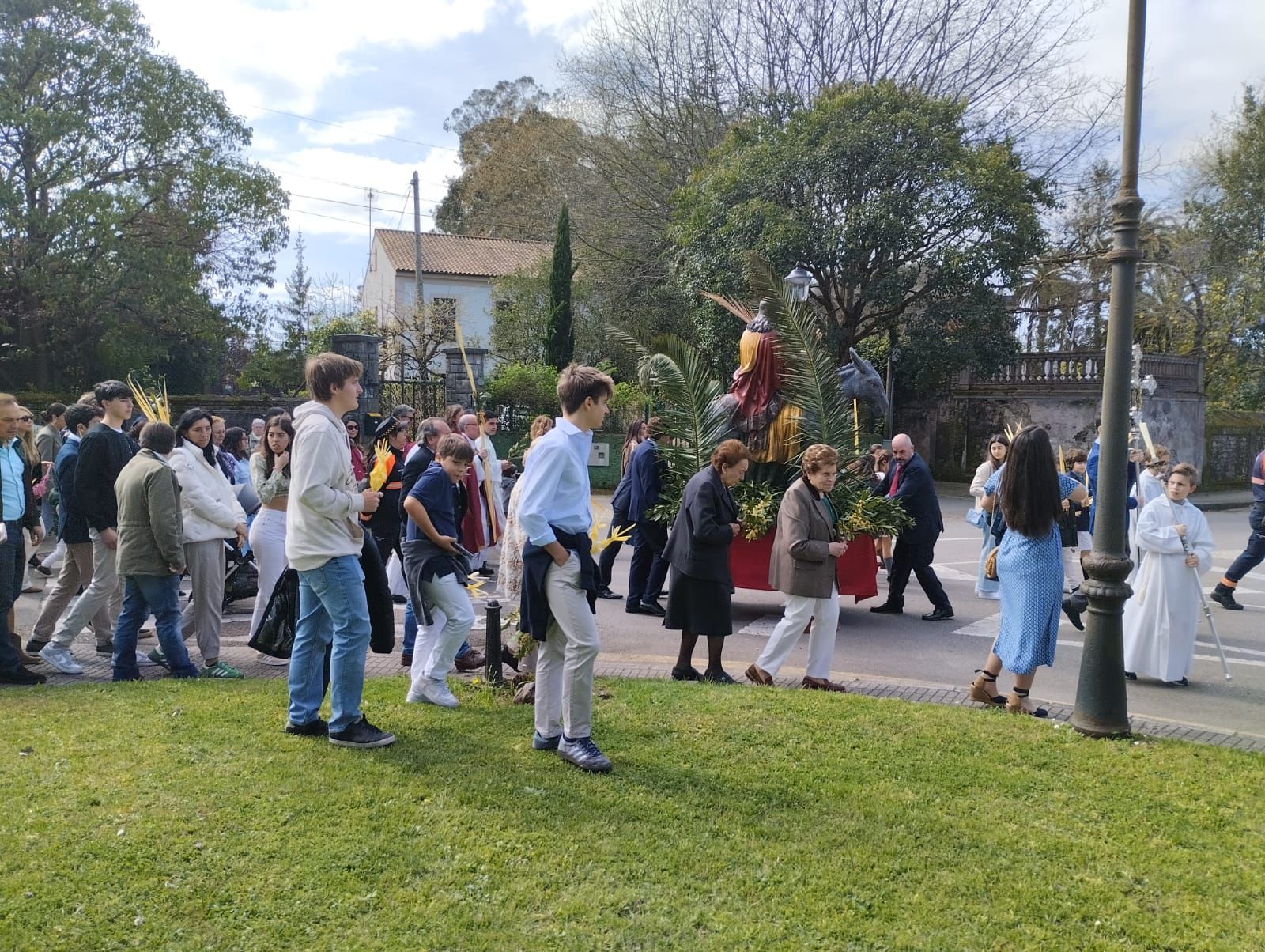 EN IMÁGENES: Gijón procesiona para celebrar el Domingo de Ramos