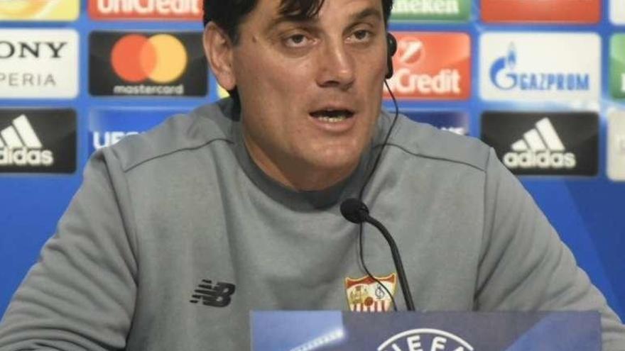 Montella, técnico del Sevilla, ayer en rueda de prensa.