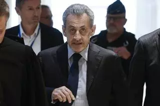 La Fiscalía francesa pide siete años de cárcel para el expresidente Nicolas Sarkozy por el 'caso Gadafi'