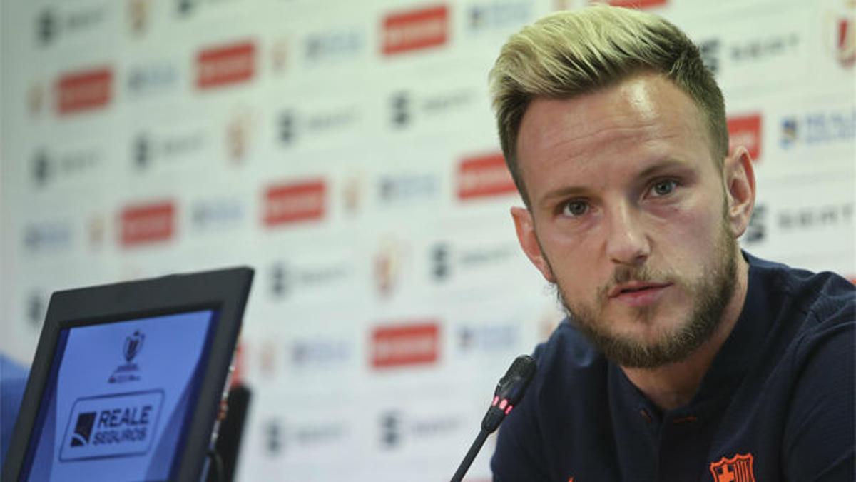 Rakitic habló sobre el posible adiós de Iniesta