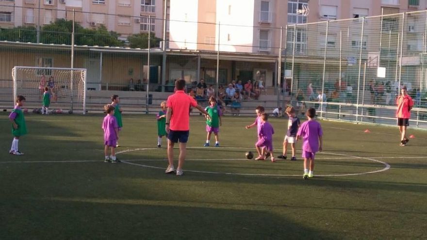 Nueva Cartagena arranca con más de cien niños