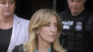 La actriz Felicity Huffman se declara culpable de fraude universitario