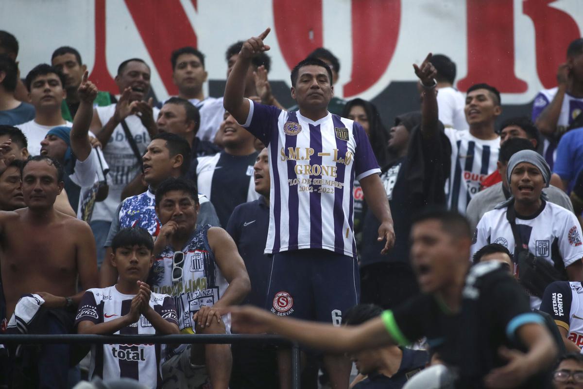 Foto de archivo de aficionados de Alianza Lima