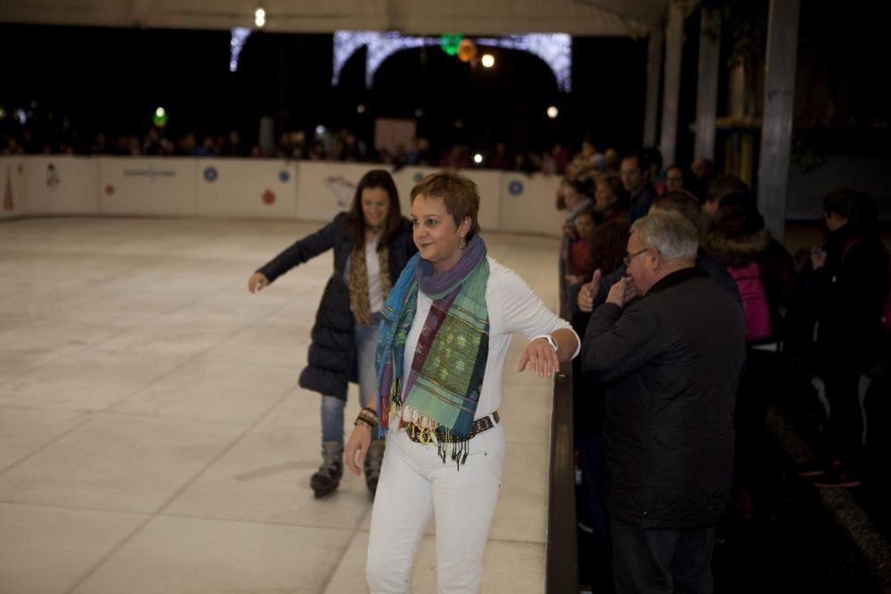 Langreo disfruta de su pista de hielo